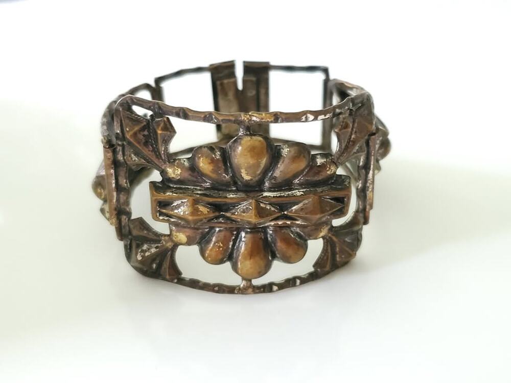 Beautiful Vintage Brass Metal Floral Bracelet